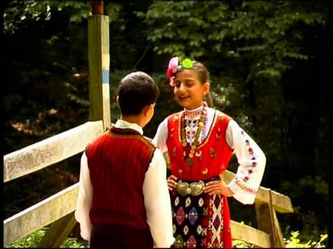 Видео: Весела Нейкова- Мома се в гора изгуби