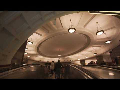 Видео: Russia, Moscow, metro  ride from Новокузнецкая to Театра́льная