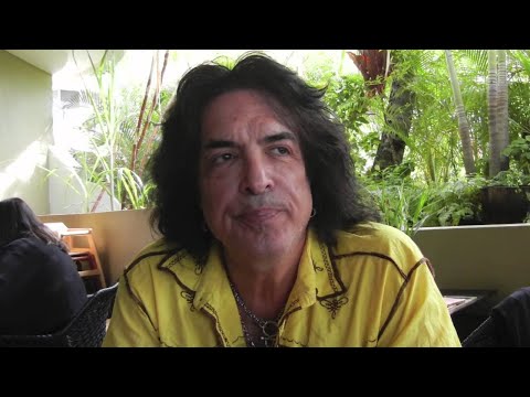 Видео: Пол Стэнли оплакивает очередную трагедию KISS