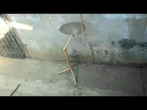 Видео: Как сделать подставку для тарелок из дерева