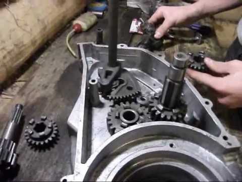 Видео: иж юпитер  сборка коробки передач .wmv