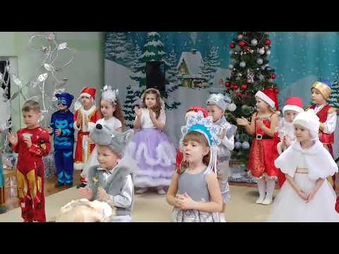 Видео: Выход деток  - новогодний утренник