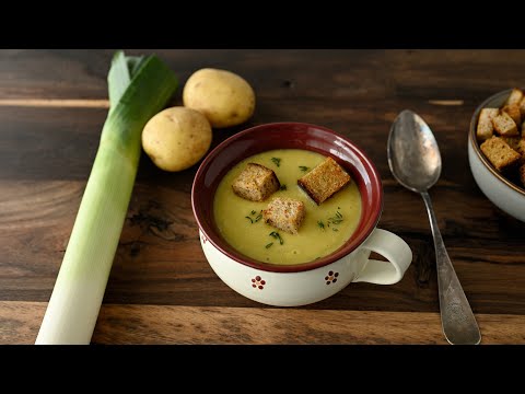 Видео: Когда мне плохо, я готовлю суп из лука-порея и картофеля.