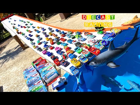 Видео: 100 литых под давлением автомобилей Disney для чемпионата по водным видам спорта