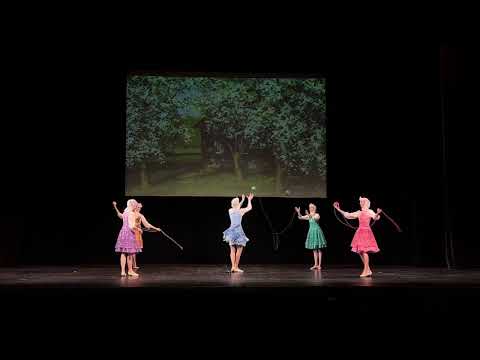 Видео: Танец “Клубочки”