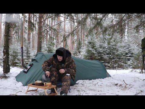 Видео: Одиночный поход с горячей палаткой в зимний лес. ASMR