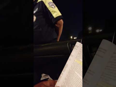Видео: Инспектор остановил водителя без документов