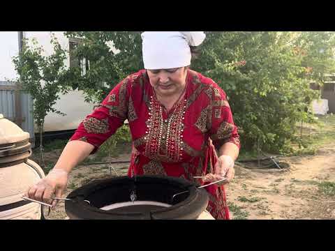 Видео: Наш семейный бизнес. Шашлык из утки. Казахская семья.