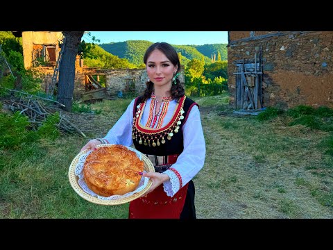 Видео: Life in a Tiny Rural Bulgarian Village (Живот На Село) А Traditional Birthday on a European Farm!