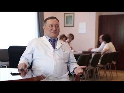 Видео: Глава НИИ травматологии и ортопедии: Очередь на эндопротезирование надо сокращать