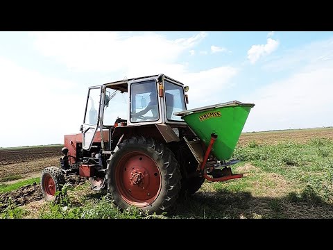 Видео: Трактор ЮМЗ с РУМ STRUMYK. Разбрасывание удобрения перед пахотой