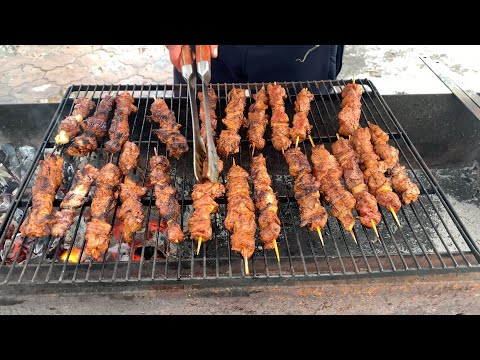 Видео: Шашлык из Говядины на деревянных шпажках. (Çöp şiş)