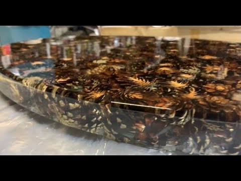 Видео: Столик из шишек и эпоксидной смолы,часть 1