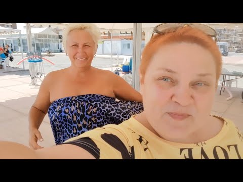 Видео: Пьяные девчонки НА ПЛЯЖЕ 🤣 ВКУСНЫЙ обед в хорошей компании! ВЛОГ о жизни в ИСПАНИИ