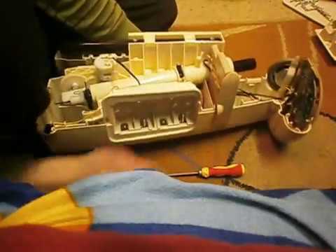 Видео: Ремонт качелей graco sweetpeace