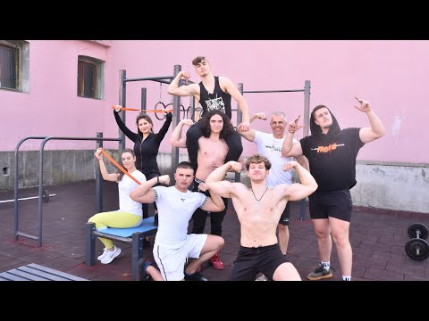 Видео: Високоинтензивна тренировка за цяло тяло с 12 клас