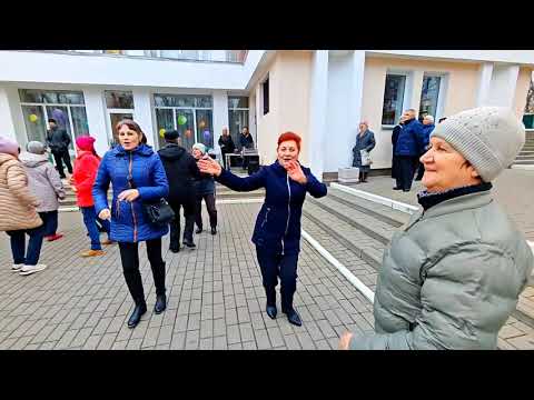 Видео: 7.11.25г... "А у Нас на Озере Лилии Цветут"... 🪻... Гомель, Парк, Танцы... 