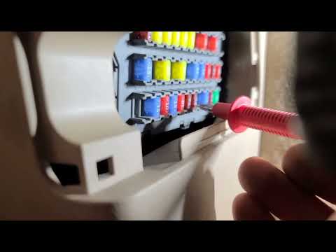 Видео: Тестирование паразитного тока Honda Odyssey 2006 года, предохранитель 7.