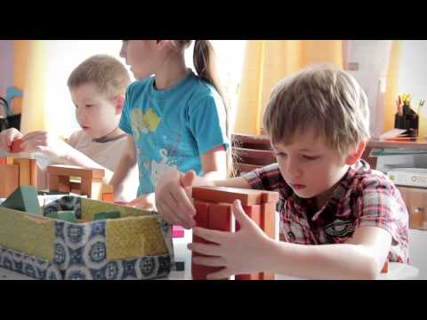 Видео: Североонежск. Д/с Солнышко. Выпуск 2015. Мы строим дом