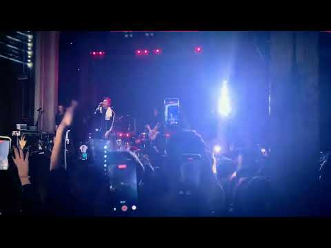 Видео: Концерт группы #Тринадцатькарат  // #Воронеж #aura (28.10.2025) 🎶