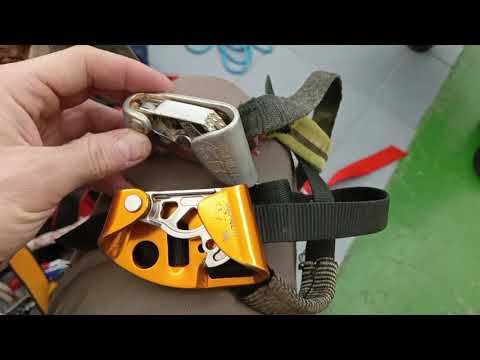 Видео: Petzl Pantin vs SOB. Удачная копия хорошей железки?