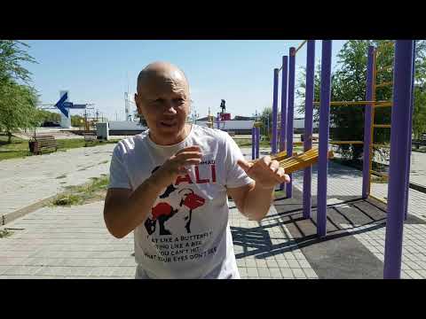 Видео: Уроки бокса. Нужно ли "качаться" боксеру? Можно ли набивать мышцы боксеру?