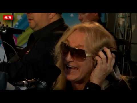 Видео: Александр Иванов - Тоже Является Частью Вселенной (Бледный Бармен) LIVE @ Авторадио