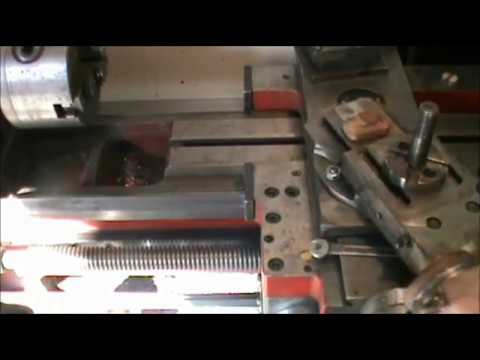 Видео: Установка верхнего резцового суппорта в нулевое положение (Токарная обработка конусов)
