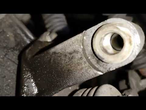 Видео: Тугой рычаг переключения передач Ниссан Примера Р12