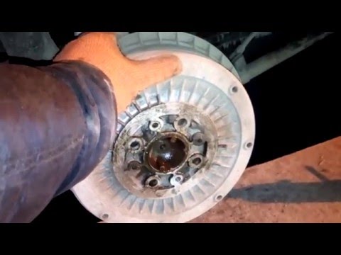 Видео: Замена задних колодок на ВАЗ 2101-2107 ( КЛАССИКА)( жигули).