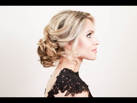 Видео: Прическа на новый год. Пучок из локонов. Hairstyle for the New Year. A Bundle of Curls