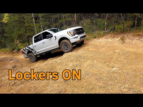 Видео: Tremor F150 и Ford Bronco преодолевают каменистое бездорожье