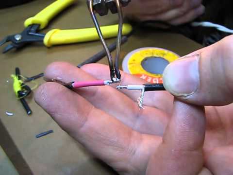 Видео: Ремонт ноута - кабель от блока питания