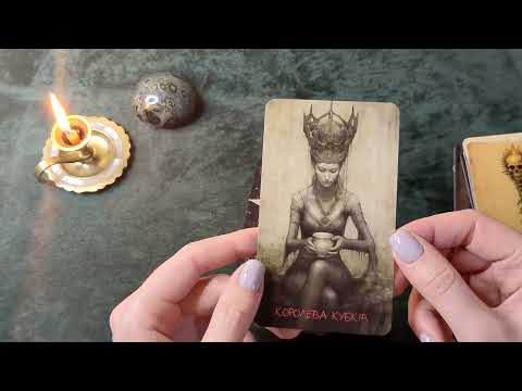 Видео: Хоррор Таро, обзор редкой, необычной колоды.