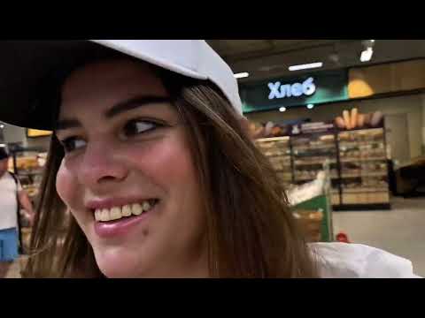 Видео: Гоняю в магазин Перекресток в Сочи. «Че купить?».