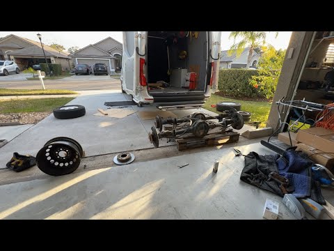 Видео: Поменяли задний мост. Спринтер. США. Работа на спринтере.