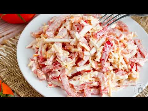 Видео: Приготвя се почти мигновено! САЛАТА С ЧУШКИ, РОЛЦА ОТ РАЦИ, ДОМАТИ И КАШКАВАЛ