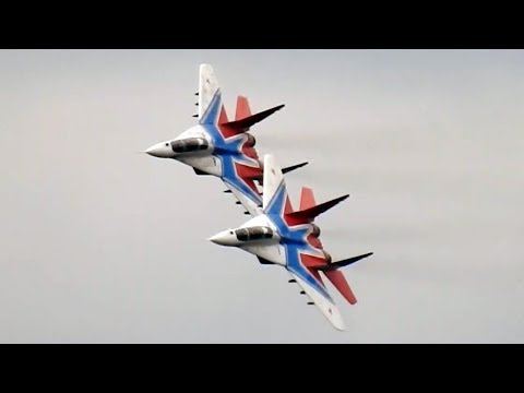 Видео: Пилотажная группа "Стрижи" на  Армия 2017| Кубинка| Взлет| Посадка | Высший пилотаж.