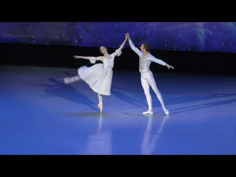 Видео: 21.12.22 АРБ в Кремле. "Щелкунчик": М.Кошкарёва, Л.Добош - Адажио.