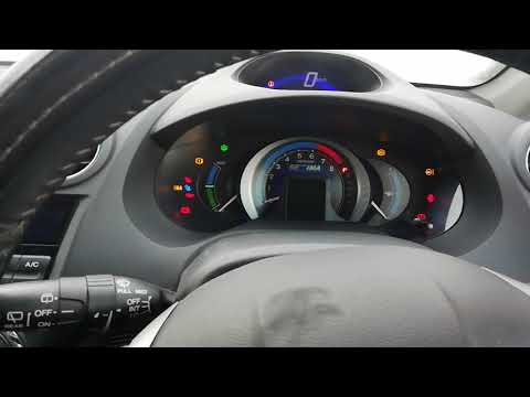 Видео: Заводим Honda Insight в - 35°С после трех суток простоя на морозе.