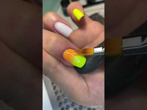 Видео: Коррекция гелем, дизайн градиент и втирка @S_b.nails