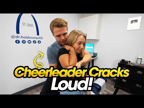 Видео: Чирлидерша получила облегчение после серьёзных хиропрактикических трещин