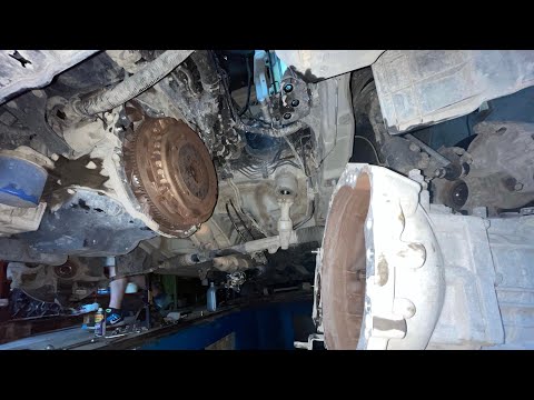 Видео: Снятие Коробки с Hyundai IX 35 2010 год 2.0 Бензин