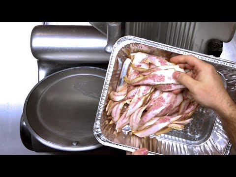 Видео: Как приготовить бекон из щековины: вяленый и холодного копчения (Выпуск 24)