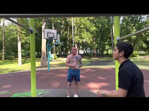 Видео: Акаб против стероидмена на турнике .