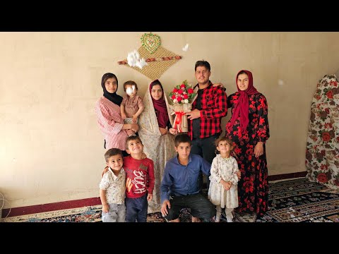 Видео: Семья невесты встречается с семьей жениха, чтобы познакомиться друг с другом перед свадьбой.