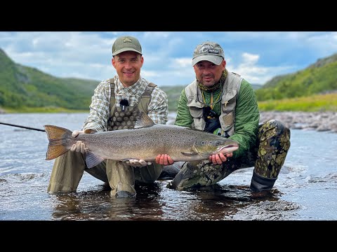 Видео: Рыбалка с Ночевкой! Семь суток на Кольском Полуострове. Встреча с Медведем. Быт и Еда на Реке