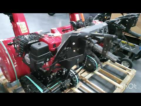 Видео: Снегоуборщик HONDA HSS 970A ETD  - обзор 2021  . Лучший снегоуборщик для коттеджного городка