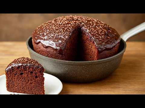 Видео: Шоколадный торт дома без духовки — смешайте все ингредиенты и выпекайте на плите.
