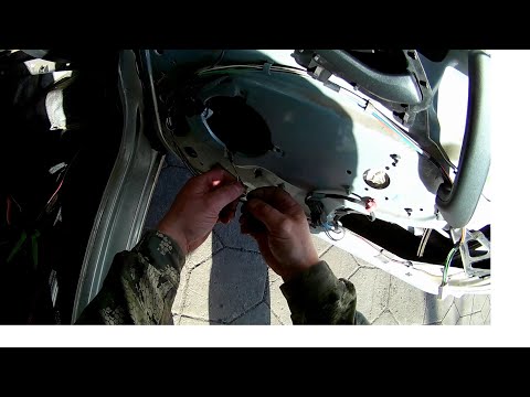 Видео: Лада ГранАта. Как приручить дракона. Часть 4. Поворотник, цилиндр багажника и двери в кучу.